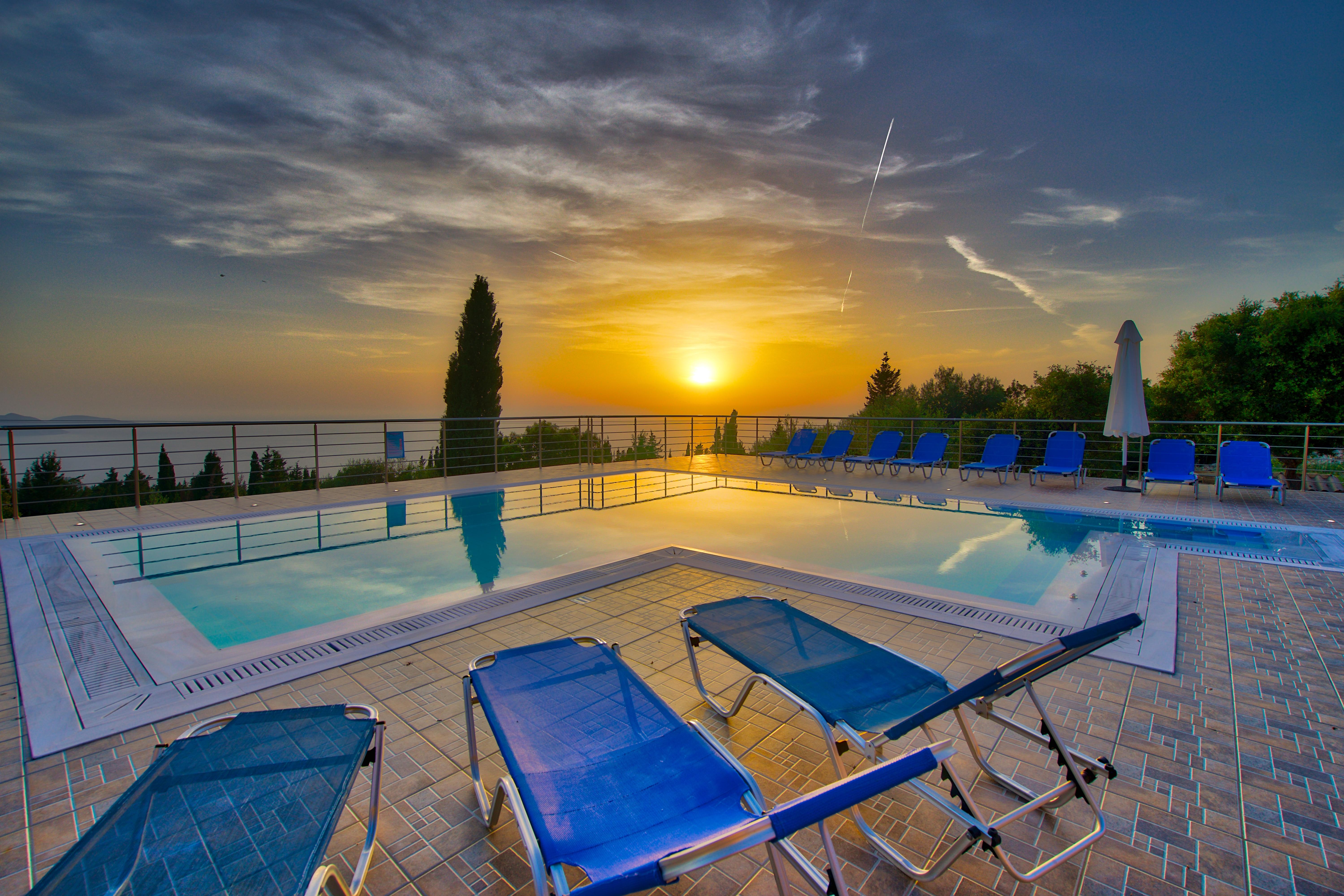 Studios Vrionis Panoramic Sunset Mesovounia  Exterior photo